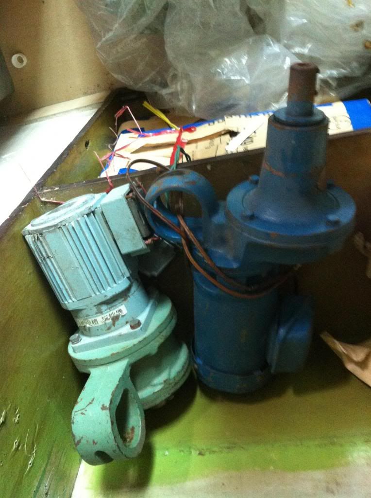 Mặc định Bán nhà nên thanh lý, kiếng cường lực, bàn inox, ghế, tủ kính kinh inox,bình - 13