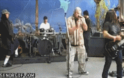 funny-gifs-you-sing-too-much.gif