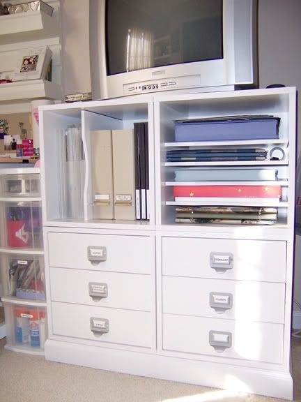 Small Space Organization {Crop In Style} ~ 2paws Designs