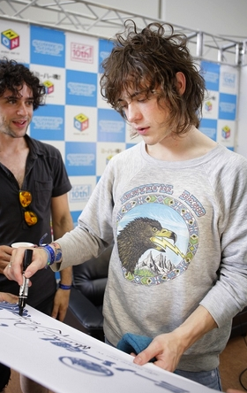 andrew vanwyngarden. Andrew VanWyngarden [L]