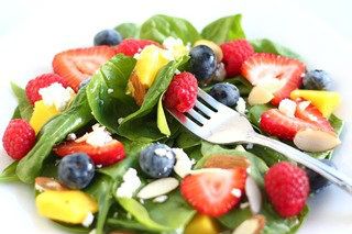 spinach-fruit-salad_zpse7c8fa0a.jpg