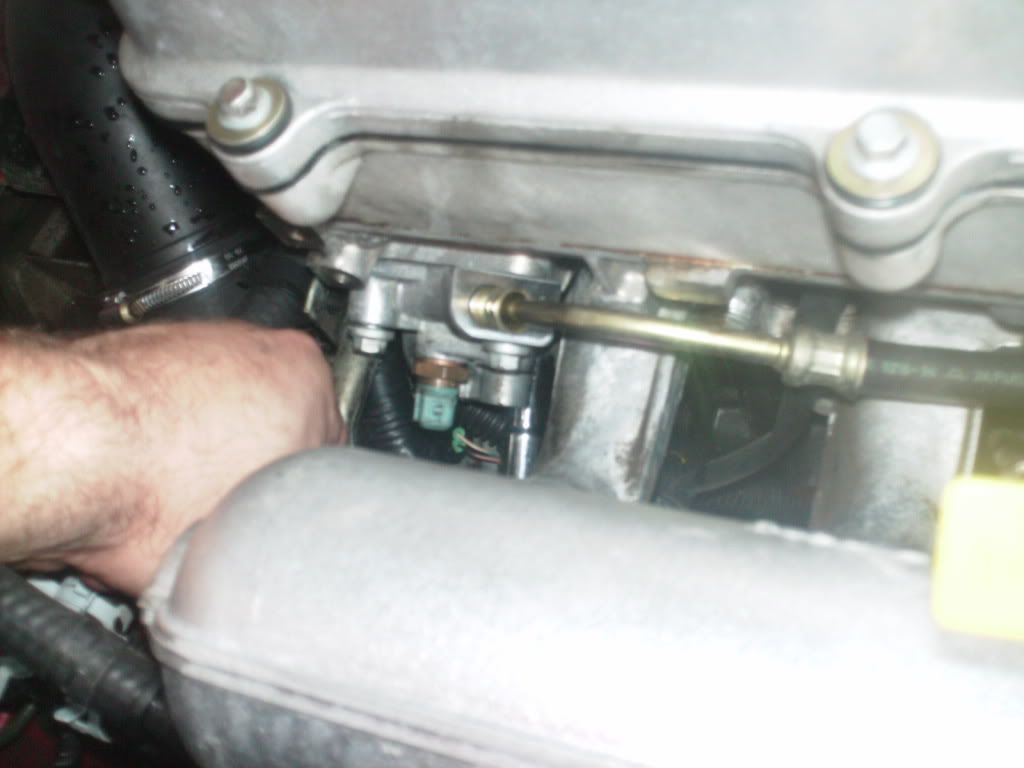 TD5, Fuel Pressure Regulator Remove and Install (18 big offsite Images)