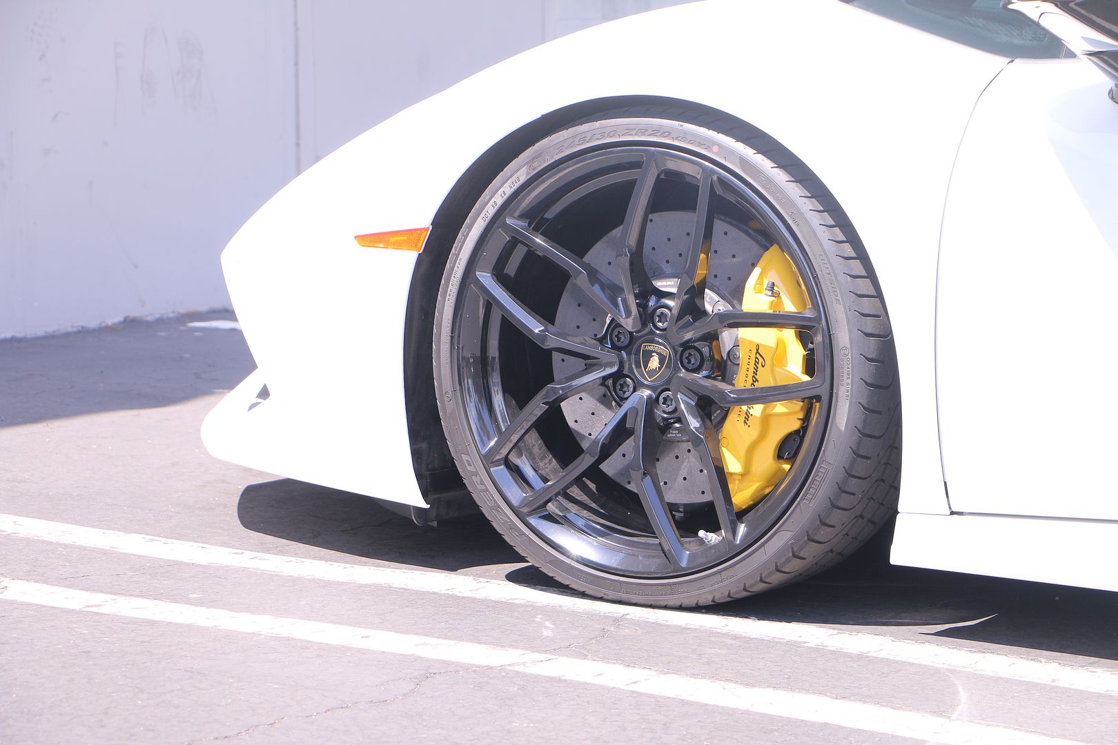 Front_Tire_Drivers_Side_Lamborghini_Hura