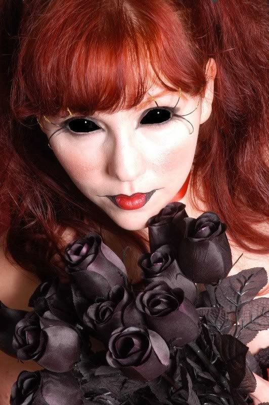 BLACK EYES AND ROSES Pictures, Images and Photos